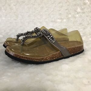 Pierre Dumas size 8 sandals